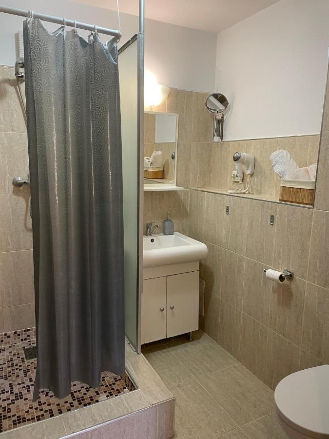 La O Barfa Apartman Ploieşti Kültér fotó