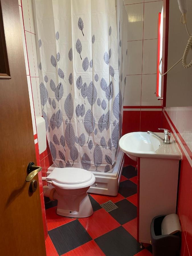 La O Barfa Apartman Ploieşti Kültér fotó