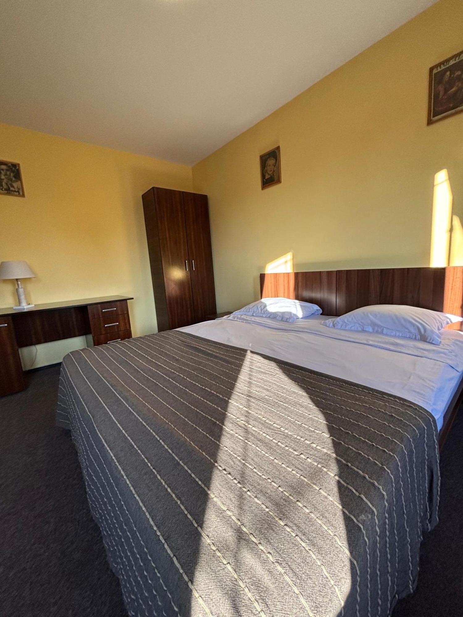 La O Barfa Apartman Ploieşti Kültér fotó